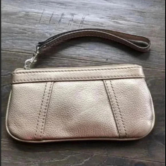 NWOT Tignanello Genuine Leather Wristlet/Wallet, zip top Tan/Gold - Picture 1 of 6